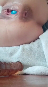 Femme mariée, plaisir, gros gode