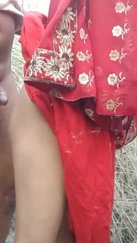 Bini Bangladesh Bahagian Penuh Dalam Rumput