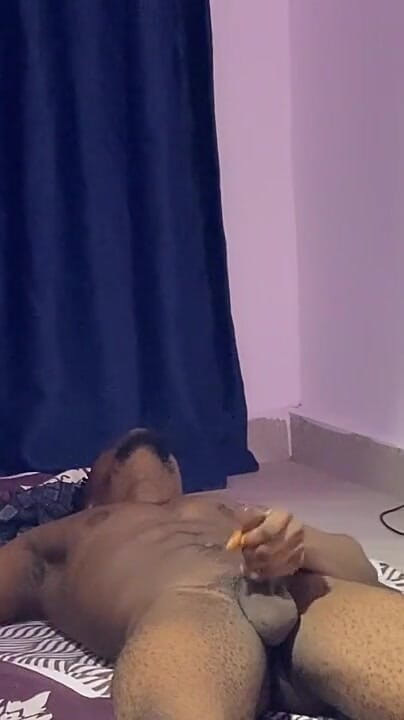 Xxx69bang: J’ai Surpris Mon Coloc En Train De Caresser Sa Grosse...