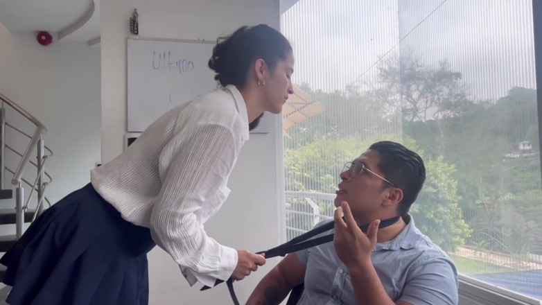NamiQsein: Profesorul îl seduce pe student să ia cursul următor