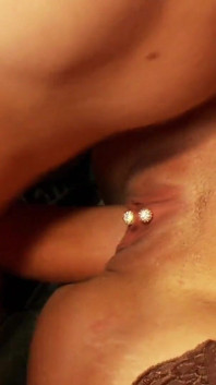 Sexy milf le da una deliciosa mamada a su jefe