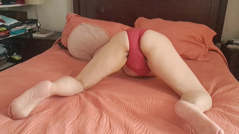 Mommy big hairy pussy: Zrelaksowana MILF