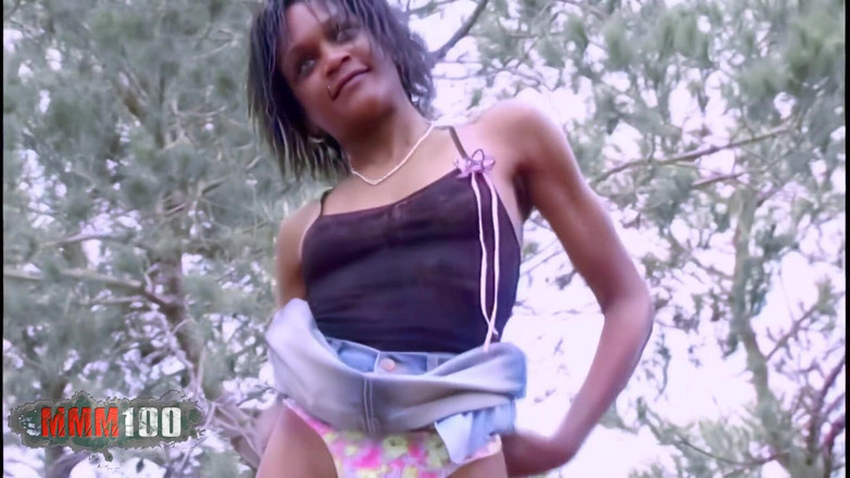 MMM100: Ședință foto shania într-o piscină abandonată cu Shania, o fată neagră...