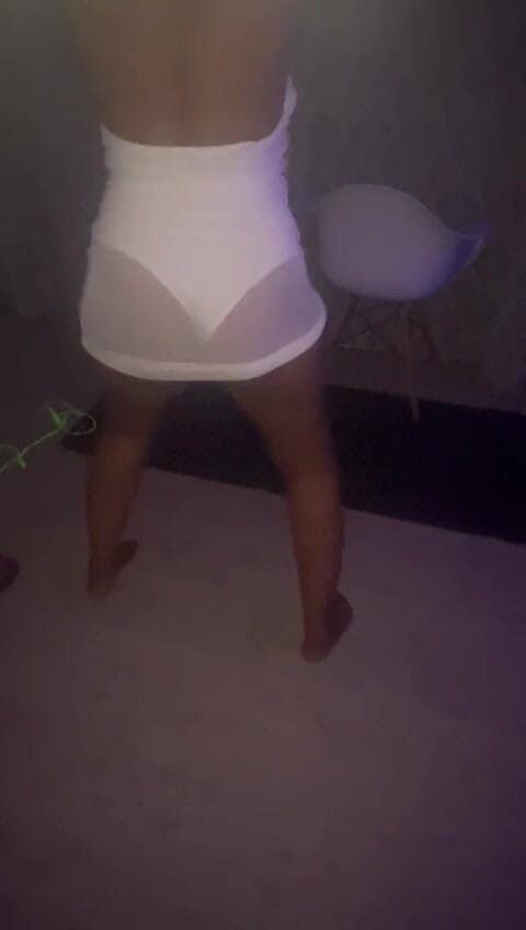 Caramela Sluty Wife: Wibrujące jajko twerk dziwka taniec