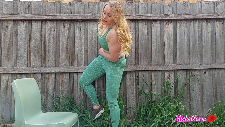 Michellexm: Wedgie od plotu