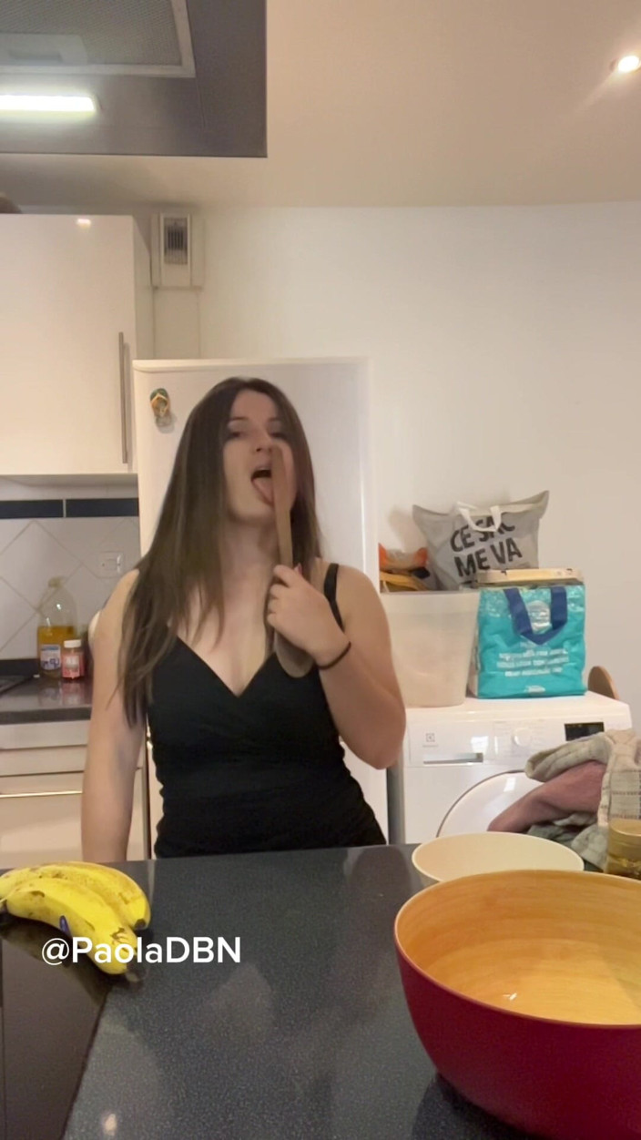 PaolaDbn: Solo in the Kitchen - I Play with the Spoon