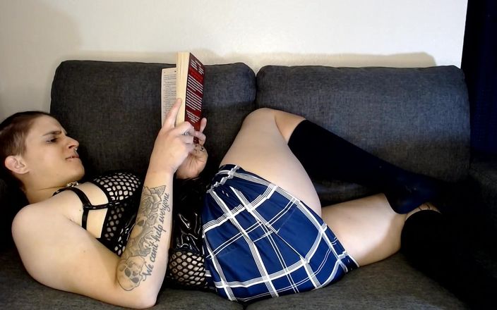 Abby Anna: 放屁到处都是，直到anna让她那臭乎乎的屁股尴尬