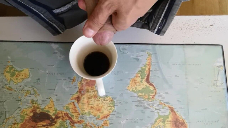 Rafael Torreano: Chàng trai nóng bỏng giật mình để cho một ít sữa vào...