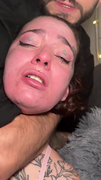Sumisa Tatuada No Puede Controlar La Emocion Al Recibir Sexo Muy Duro!