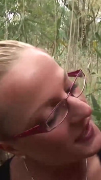 Mature blonde lose to suck on dick