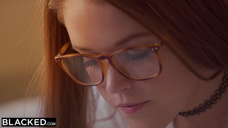 Blacked: Blacked - कॉलेज छात्रा अपने डैडी को तरसती है बड़ा काला