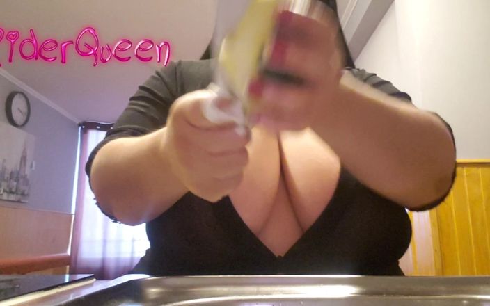 Riderqueen BBW Step Mom Latina Ebony: 熟女クリーンキッチン巨乳