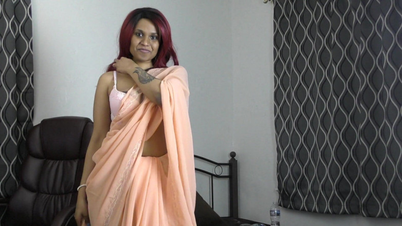 Sexy Lily: Makcik tamil panas bertetek besar India melancap