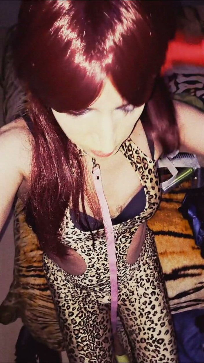 Tammy sissy slave: Golden Shower for Crossdresser