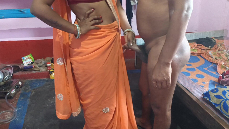 Sobha rani: 医院院长女士在丈夫不在的时候被医生操，印地语音频病毒手机拍摄