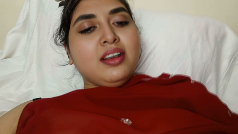 Nadiyabd: युगल सेक्स लाल साड़ी - सुंदर भारतीय देसी लड़की
