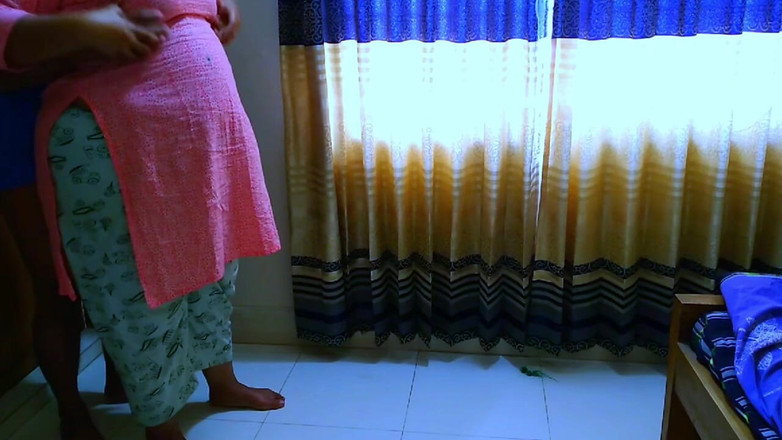 Aria Mia: Sexy pákistánská 18+ náctiletá vysokoškolačka chce šukat od nejlepšího přítele svého přítele