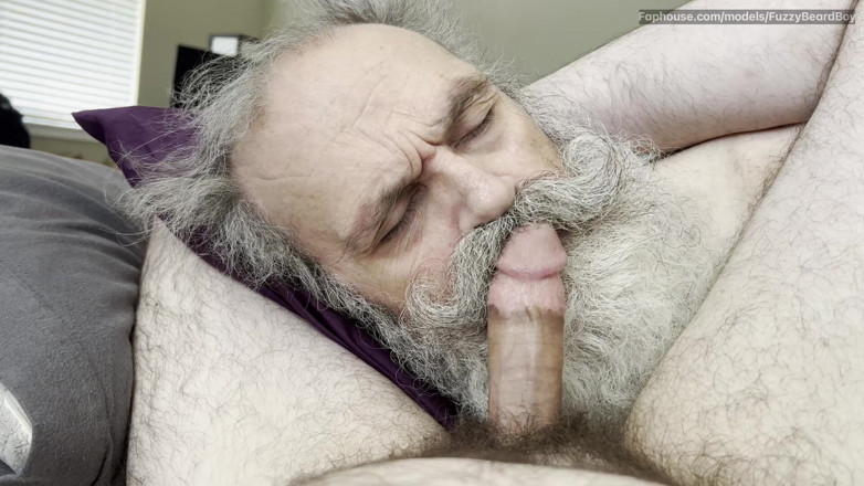 FuzzyBeardBoy: Moustache Daddy Sucking Cock