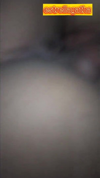 Meu marido estava cansado, ele me esfregou em seu pau e pulou de prazer