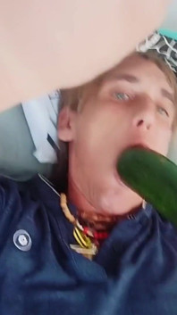 Její dvě nová dilda, nová tloušťka pro její těsný zadek