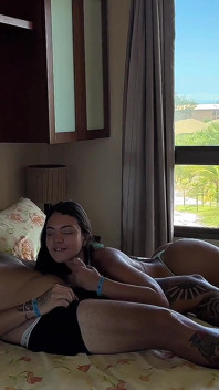 A Tourist and a Full Praro to Cum Hot