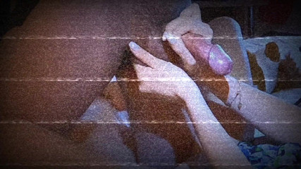 Ignoring Handjobs: Гаряча брюнетка з великими цицьками грає зі своїми цицьками і переодягається, щоб дражнити під час доїння попередньої сперми