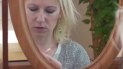 Femdom Austria: Make up and cleaning face