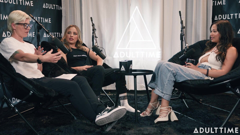 Adult Time Podcast: Scarlett Alexis &amp; Anna Claire Clouds Pen*s Fingers &amp; Mile High Club |...