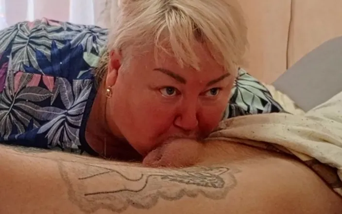 Zona901: The Morning Started with a Deep Blowjob From the Stepmom