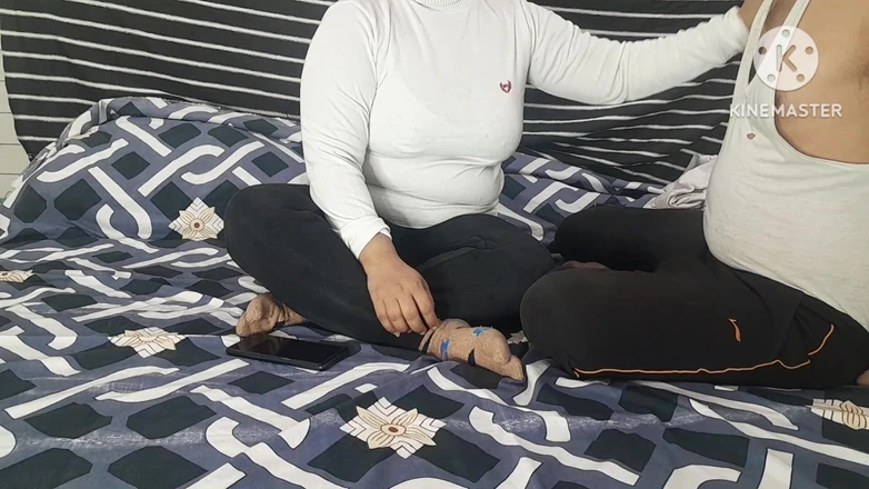 Desi Sexy Bhabhi Called Playboy for Fun and Enjoy in Hindi