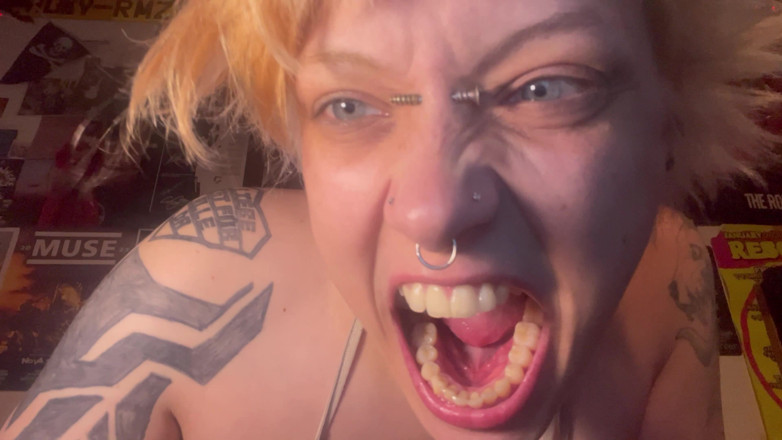 Glitterqueen1999: Goth Girl Tanpa Tour Mulut Solek! Tongue Teeth 
