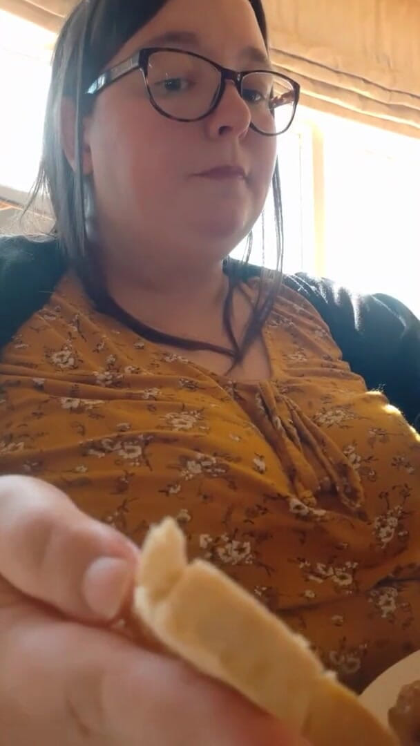 SSBBWLadyBrads: สาวอวบ SSBBW กินมื้อเช้าสไตล์อังกฤษเต็มจาน (ไม่มีเสียง)
