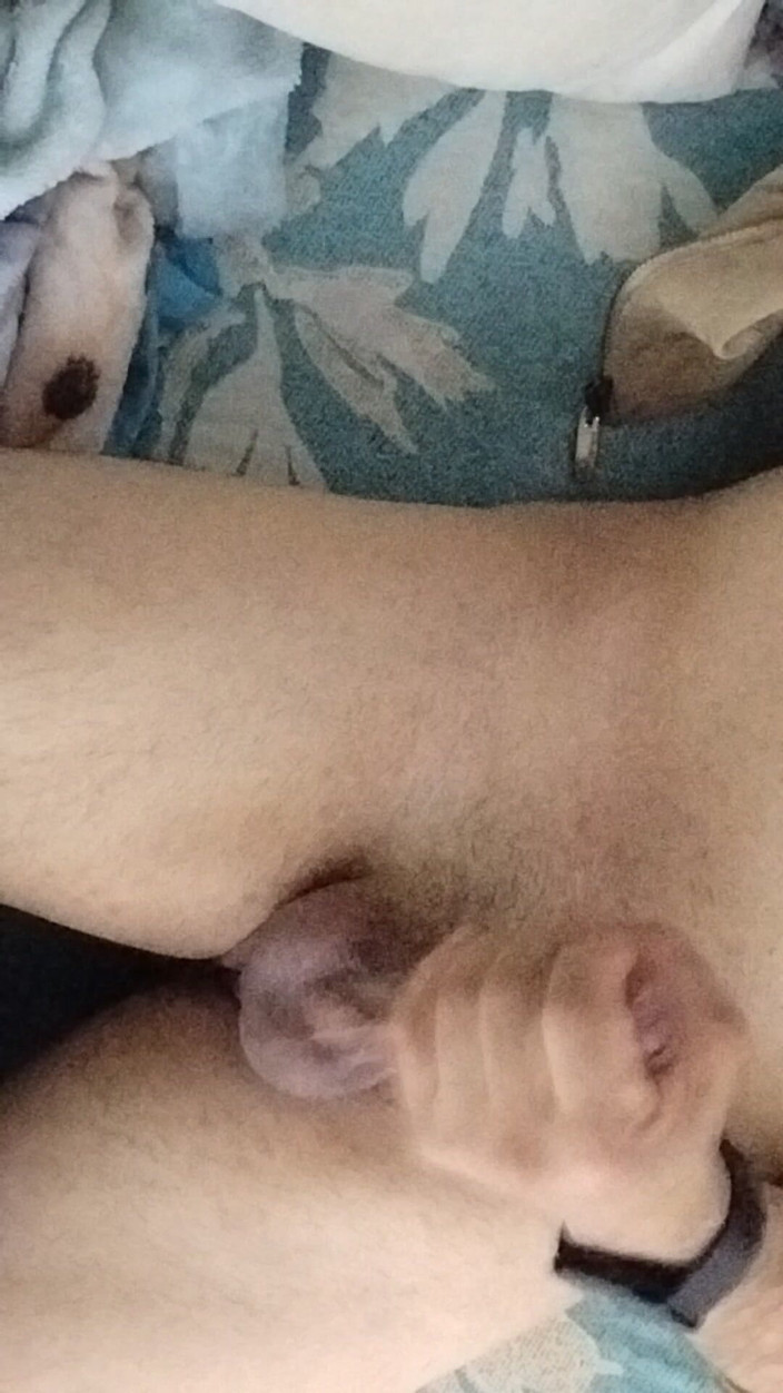 Silkybear143: Uomo maturo ebano si masturba e termina con enormi carichi...