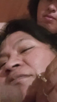 dekho main apni sauteli mammi par hot doodh kaise phenkti hoon -, vah meri aadi ho gee, uska pati sirph poore din kaam karta hai