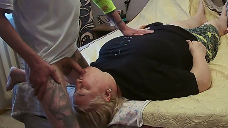 Zona901: Kız arkadaşıma boşalmak için sikimi sıvazlıyorum