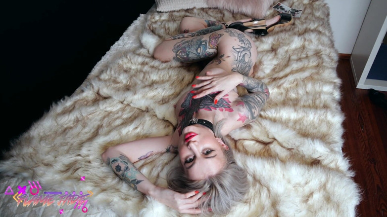 Flame Jade: Catwoman ti prende in giro con il suo corpo e...