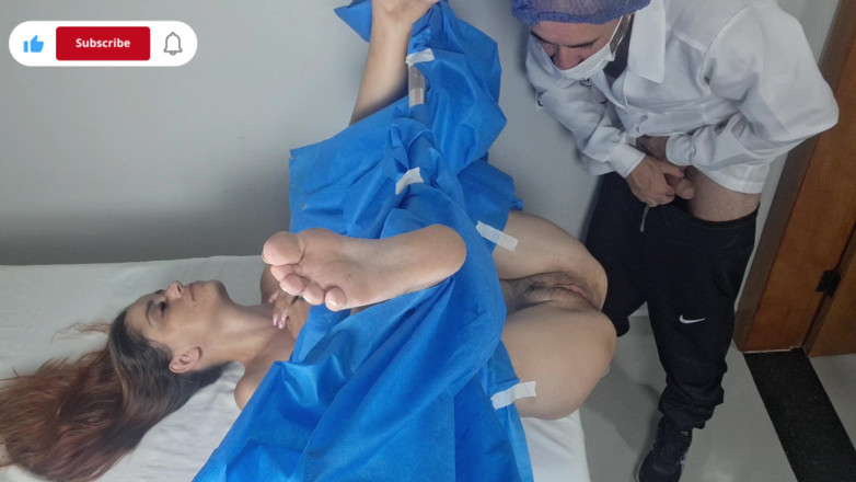 FannySquirting: 偽の医者が検査中に患者と性交!