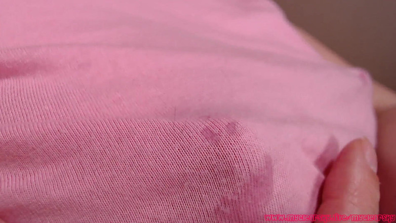 MyClearSky: Eu amo quando meus mamilos vazam pela minha camiseta