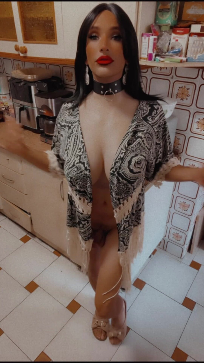 Sissy Slut Brianna: Sana bu siyah saçla ve bu yüzle baksam... diz çöker misin...