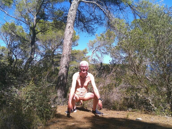 bigears: Cewek seksi menorcan lagi asik bugil di menorcan sun sampai...