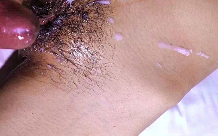 Desifilmy45: Un docteur m’a baisée dans une vidéo de sexe hindi