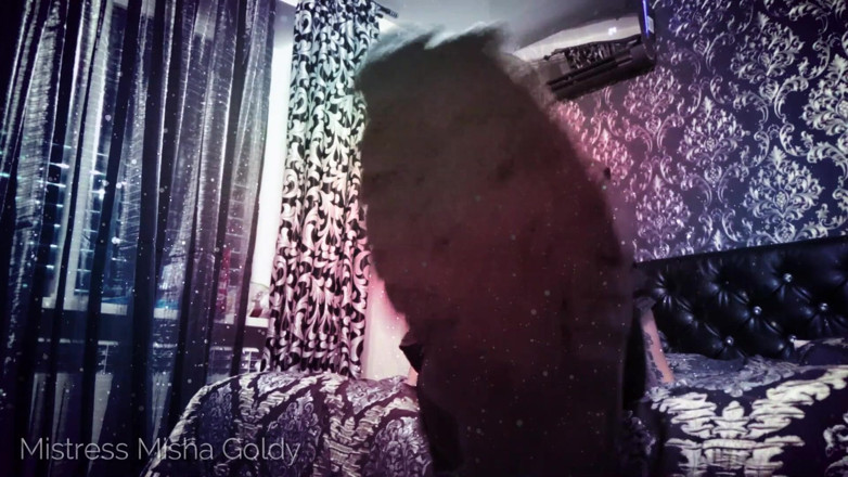 Goddess Misha Goldy: 내 더러운 라이딩 부츠 걸레와 정액 핥기