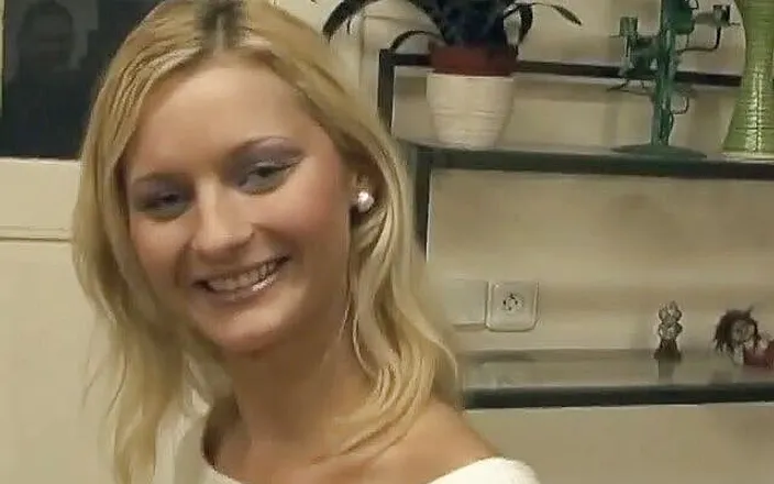 Pros in POV: Cute girl sucking cock in pov