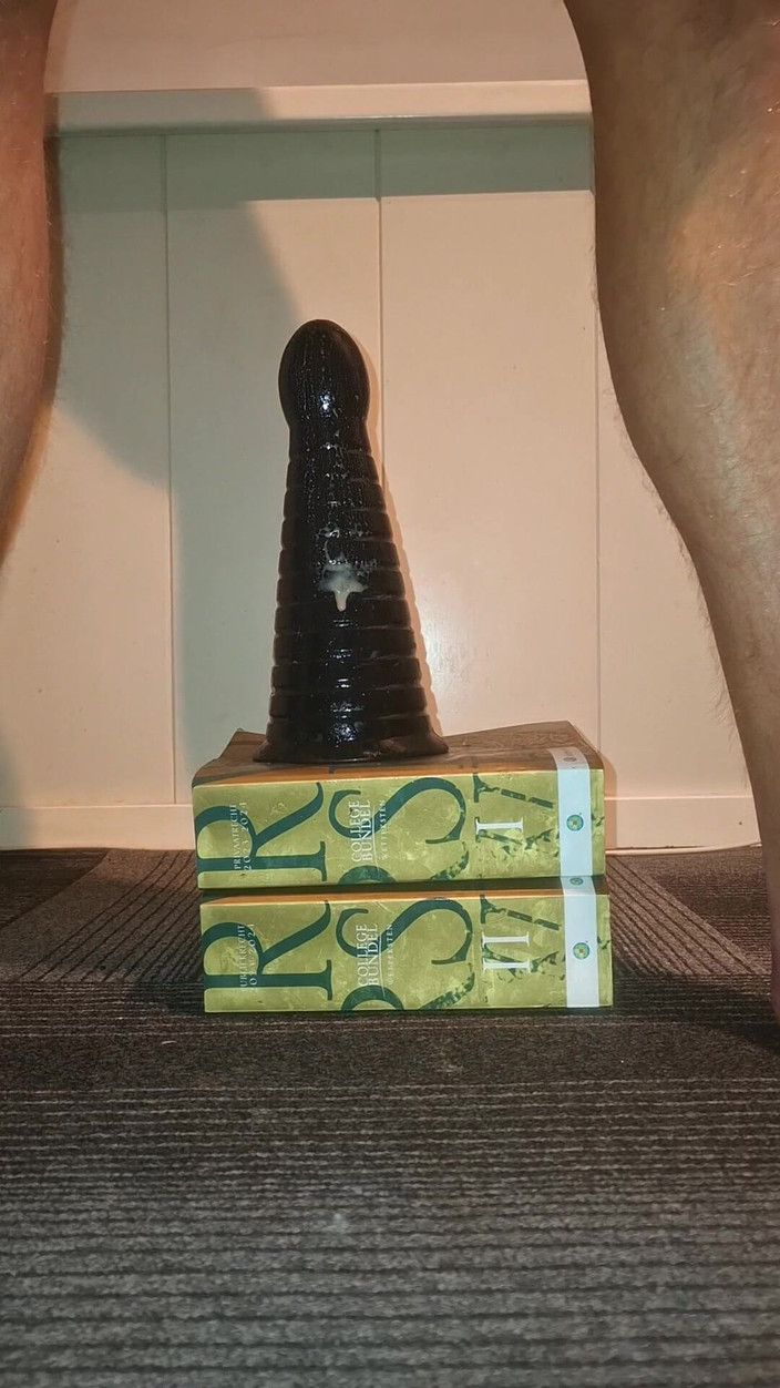 NoFace Twink X: Gay Noface Twink X mengambil beberapa mainan besar