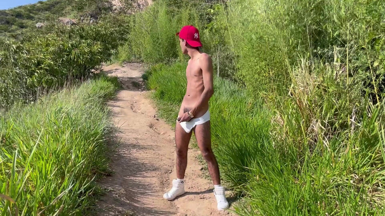 vergar4_daviid: 스포츠를 한 후 산 한가운데에서 노출증을 겪는다