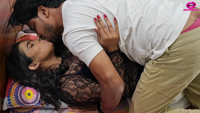 Indianpinklips: Bhabhi panas berkongkek dalam bilik