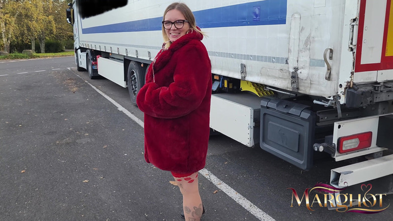 Sexymarghot: Parcheggio espositivo: Routier mi vede e mi scopa come una...