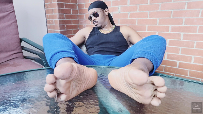 Soft Soleman: Dejo que mis pies respiren después del gimnasio (2025)