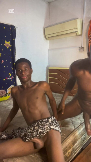 Big_brown: Büyük Mosculai beni büyük yarakla sikiyor