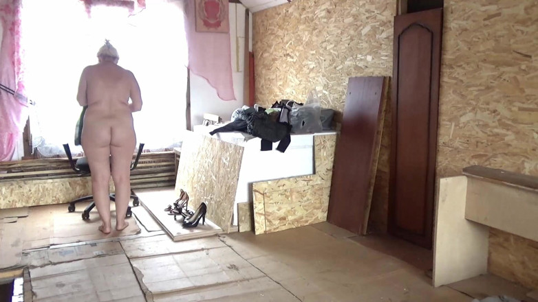 RedRoseRus: Probând rochii sexy MILF cu un fund mare